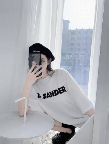顶级最高版本 p80858# -Jil Sander 经典简约基础字母宽松高街重磅短袖T恤情侣款- 这款衣服就三个方面面料印花版型，制原版 G双纱重磅面料。懂货