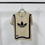 8628# Adidas 阿迪达斯 三叶草 25夏新款 绣花Logo前幅大贴布绣 贴皮条带 短袖T恤 强力推荐 店主自留款！大货大货出来啦！胸弟集美们给我冲它！