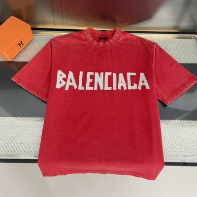 上新 纯原臻品 顶级原版复刻 Balenciaga巴黎世家2025新款炒雪花胶条印花宽松短袖T恤 原版面料高版本高品质 网红明星同款 棠红色搭配做旧的印花 炒雪