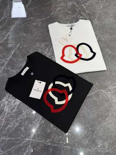 moncler 25Ss夏季丝光棉T恤！品牌图形设计！ G纯棉面料打造，手感柔软细腻.面料柔软舒适，微宽松的版型.包容性极强，各种身材都可穿～ 颜色：白色 黑色