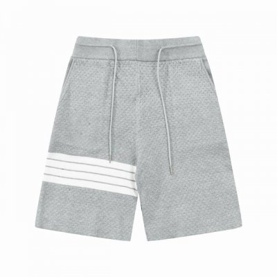Thom Browne Ss新款针织短裤 定制面料采用威化布织法 提花针织工艺 版型紧致立体 4杠拼接 定制裤绳五金质感强 顺滑 上身舒适透气 凹凸有型的立体感