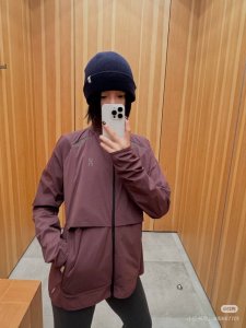 On昂跑 Weather Jacket Insulated 男款轻量破风马拉松跑步夹克外套立领！！ Weatherjacket Insulate D在寒冷的日子