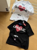 供 Supreme Ss25 Week1 Announcing Tee 心形Logo图案圆领短袖T恤 男女同款 黑色 白色 S~Xl 原版240G纯棉双纱面料，