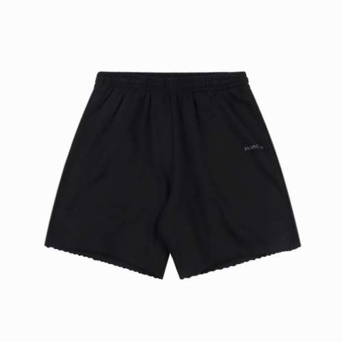 Balenciaga巴黎世家Blcg Back烫钻短裤 定制高密丝绒毛圈棉，采用高温气蹦机压烫，通过高温气体与布料接触，利用热能和压力对布料进行压烫处理，能够确