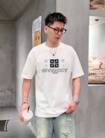 givenchy纪梵希 25Ss新款经典印花短袖，明星穿搭款，采用双纱纯棉280G，印花工艺，面料颜色定制定染，不缩水不退色。手感舒服，质感超强潮男潮女必备经典