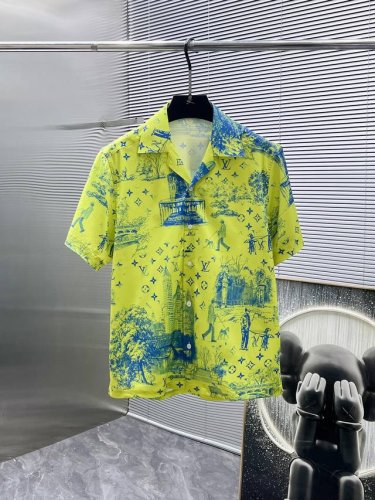 路易威登 Lv 2025Ss新款男士短袖袖 衬衫 衬衣 高端版本 专柜定制面料 透气舒适度高 细节无可挑剔 品牌元素设计理念 体现高品质 手感细腻柔软 呈现休闲