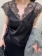 爆款上新 美醉 优雅与舒适并存 内穿外搭V领蕾丝吊带 搭配我家香云纱绝绝子 面料 真丝缎面混纺 跑量款 颜色 黑色 米杏 颜色 S~Xxl