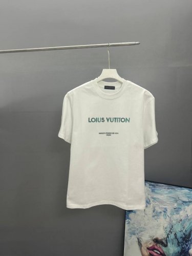 Louis Vuitton路易威登 刺绣款 2025春夏经典圆领短袖T恤采用280克双纱精棉，衣服偏厚使整体高透气和柔软性，高版本，三标齐全！男女同款 颜色：白