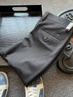 160 顶级专柜新品！ 人气爆款！Prada/普拉达专柜新品轻奢商务休闲裤！恒隆在售万元级，款号：0602 普拉达家今年新品天丝新疆长绒棉混纺面料，拿到手摸起来