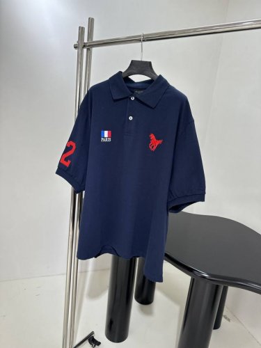 新品polo Set插肩袖廓型polo 定制定染珠地棉面料 胸前和右袖绣有 polo Set 艺术画和22艺术画 磨破洗水工艺 休闲运动 高版本供应 男女同款