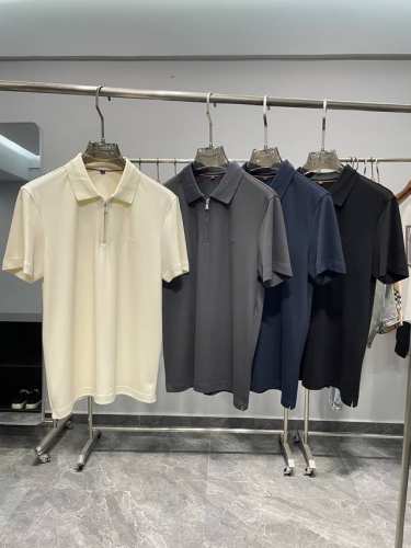 lss夏季出品新款男士高端商务休闲拉链翻领短袖！都市高端品质纯色系列，简洁时尚百搭休闲风格，后衣领唯美感十足的刺绣Lp家Logo标识！胸前精致高温压纹Lp字母L