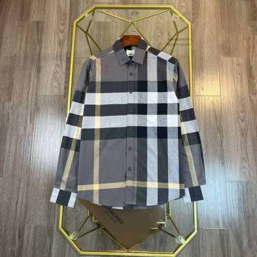 p300 顶级代购版本★Burberry巴宝莉2025Ss经典大格长袖衬衫 官网在售，专柜同款！ 经典版型衬衫怎么穿都好看，巴宝莉村衣很讲究品质，经典的款式每年