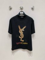 市场有仿版认准工艺和面料 25Ss圣罗家纯棉最新面料 最高版本 胸前字母标识涂鸦工艺经典标识图案Logo时尚简约潮流短袖，最顶级的品质专柜原单短袖，顶级制作工艺