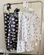 价格P： 品名： 凯蒂猫仪式感家居服睡衣四件套 尺码：M.L 颜色：白色 黑色 是谁的心动了？洗完澡钻进睡衣里，追剧 翻书 撸猫，连失眠都变得温柔起来，永葆美丽