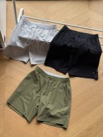 供 lululemon露露露25Ss 男子梭织速干短裤 黑色 灰色 绿色 m~3Xl 原版77%锦纶面料 23%氨纶面料 舒适顺滑 3D立体剪裁 反光的小标Lo