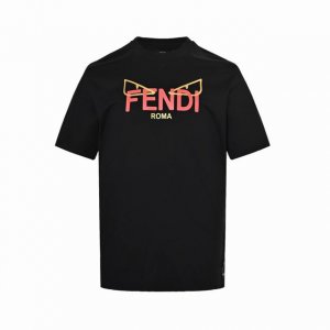 本地自取：160 fendi/芬迪 25Ss 蛇年限定金色眼睛印花短袖 面料采用230G定制双股丝光棉，定制面料，略带弹性，上身非常舒适，胶浆印花字母Logo，