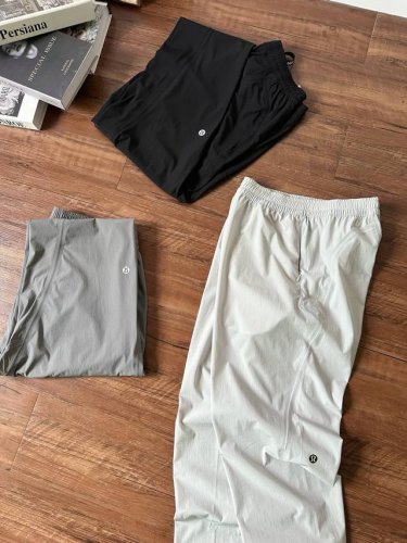 lululemon 露露夏季薄款Abc系列男士户外压胶休闲直筒裤 户外梭织科技功能性轻薄面料！高弹、干爽、轻量、抗皱等性能。直筒立体裁剪压胶设计，更显身材和腿型