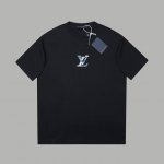 LV 25Ss早春新款 牛仔布贴布Lv字母烫钻短袖 轻奢主义 男女日常通勤穿搭必备单品 正确版本 欢迎对比 详细特征 320克 % 纯棉双纱汗布面料 同缸定染特