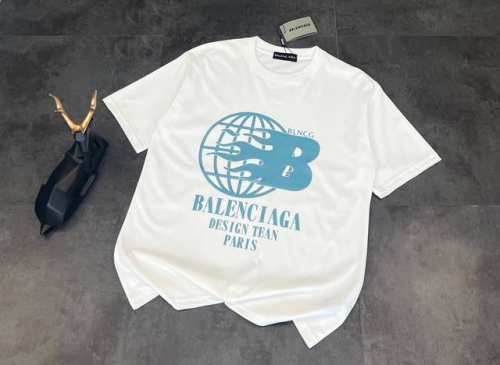 新款短袖上新： Balenciaga 巴黎 2025夏季新品 顶级发泡印花撒网点工艺 把平面图案有层次感 Balenciaga这件T恤杀疯了 巴黎世家这款T恤简