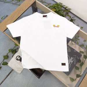 上新 款号：F643 2025新款Evisu福神1991大M图案Logo字母印花休闲情侣圆领短袖T恤，经典永远不会过时、人手必备款，230G纯棉精梳棉不起球不起