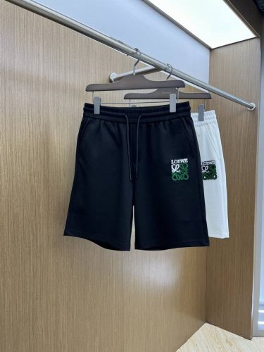Loe 2540春夏新款男士休闲短裤 高端货简洁时尚大方 定制原版进口面料 简洁利落又清爽 品质做工细节经得起任何形式检验简约大方百搭款 上身优雅帅气，焕然一新