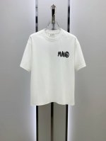 Mm6 马吉拉 单穿打底都是首选 高定面料 认准袖子下摆是无痕修袖 240克纯棉 2025春夏新品短袖时尚经典圆领短袖时尚单品设计，更加时尚舒适，高标准定制，上