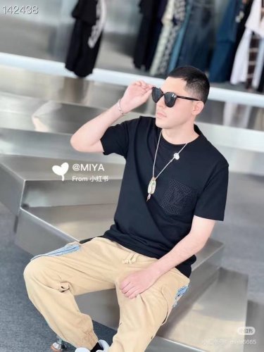 顶级最高版本 Lv路易威登Louis Vuitton 驴家1V 经典手工网口袋图案圆领半袖T恤短袖 男女同款 情侣款 宽松版型 最高版本 原版面料 高版本 高品
