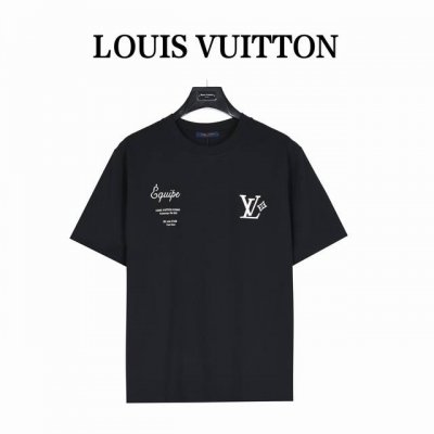 Louis Vuitton 路易威登 菲董首秀限定印花短袖T恤 采用40支克重260G纯棉精梳面料，搭配20S双纱2X2螺纹。 上身效果超飒超惊艳 细节处理到位