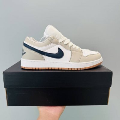 Air Jordan 1 Low 高端Aj1乔1低帮新烟灰板鞋 同步官方配色 原档冲孔鞋头 正确满胶鞋垫 四线拉帮 原厂织唛标 鞋舌高弹海绵填充 size 36
