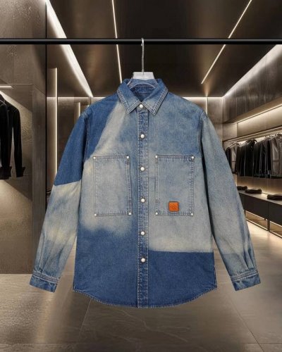 LV Louis Vuitton 路易威登 Ss 秀场高版本牛仔夹克外套 重工艺洗水 原版开发面料 1V字母一比一还原金属五金 珍珠纽扣 完美细节处理 经典Lo