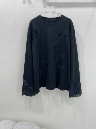 Ermanno Scervin*｜蕾丝之王25早春新品圆领刺绣钩花短袖T恤 定制Yb斜纹全棉材质 透气舒适 质感十足 常规短袖T恤裁剪 凸显品牌格调 采用克重纯