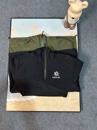 230 Kailas凯乐石 户外运动冲锋衣半拉链套头夹克[潮流冲锋 开启硬核工装]拒绝庸俗 做最酷是潮流界大佬 低调又不失奢华 满满逼格高级感 简简单单的Log