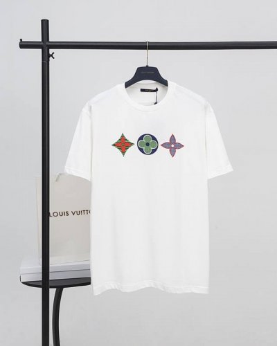 顶级版本.官网品质 Louis Vuitton*路易威登 Lv 三花图案印花短袖T恤 采用原板独家定制260克32支双莎纯棉面料 质感非常柔软舒服 100%区别