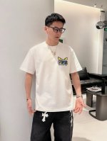fend*芬-迪25S春夏新款圆领短袖.宽松舒适版型.胸口极为经典小怪兽造型是整个造型的亮点.对于Fd的经典演绎.立体毛巾工艺.优质 G纯棉面料.舒适柔软 颜色