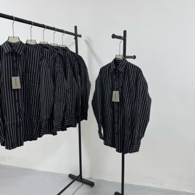 06# Balenciaga 巴黎世家 官网同步 黑条纹后幅红色印花Logo 色织男女同款长袖衬衫 辅料扣子均为原版定制 -不上过多吹牛的文案 直接上图上细节