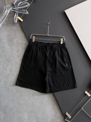 Bur*25春夏新品 极简运动打造出清爽麻料休闲裤 穿上新颖 时髦面料舒服透气 穿着非常舒适 低调不失奢华 穿出去非常有档次 裤型款式和裁剪亦无需多言 上身精致