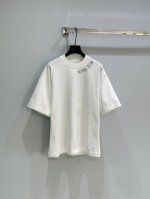 25Ss春夏新款上新！始祖鸟印花短袖，领口字母印花Logo，后背饰有彩色印花数字字母品牌标识，宽松版型，男女同款！现货供应白色 黑色Sml