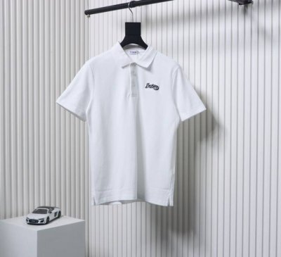 Burberry 巴宝莉Bbr 草写刺绣字母签名短袖Polo衫 原版品质，欢迎对比。纯棉珠地棉面料经典款Polo衫，经典爆款系列，图案装饰让商务休闲风增添了俏皮