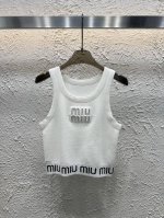 上新 款号:82641 miumi 25夏季新款立体钢印烫钻字母针织背心