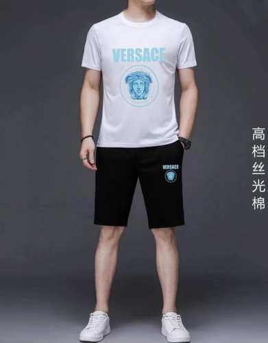 直 品牌 Versace 范思哲 2025新款男士短袖短裤套装！官网同步销售！市面高端版本！手感细腻柔软！让你穿着更加舒适！立体裁剪版型超赞！尺码:M-5Xl