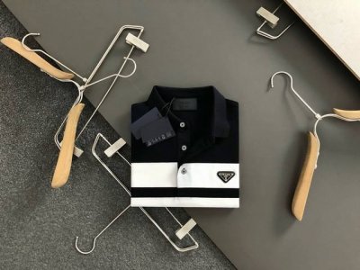 prad*合身版型M-Xxxl 最新最顶级黑白条纹金属三角标融合经典专柜原单Polo*顶级制作工艺进口面料，专柜款独特设计，采用进口高端订制进口丝线手感一流！官