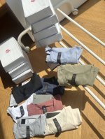 供 8色单件装 Lululemon露露乐蒙 25Ss License To Train 夏季无袖坎肩式男士运动背心 黑色 白色 卡其 藏青 浅蓝 灰色 绿色 红