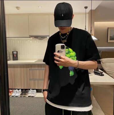 Balenciaga巴黎世家绿巨人圆领短袖半袖T恤 面料采用260克纯棉双纱食毛面料 双线二本针压线 久洗不变形 原版定制三标 高端进口印花 随意水洗 情侣可穿