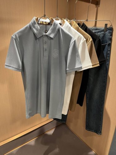 bur*Erry 巴*莉 2025春夏新款男士短袖Polo衫，品牌最新设计元素！既不单调也不复杂,恰到好处的展现品味！客供顶级定制珠地棉面料！舒适吸汗透气根本不