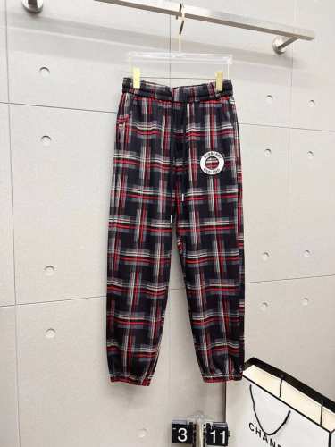 burberry 巴宝莉 休闲裤2025Ss春夏新款，特选定制科技清爽面料，定制原版五金，重工工艺打造，车工走线精细，定制面料，柔软舒适，质感显著，辅料精美，媲