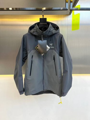 Arcteryx［顶级版］- 鸟家冲锋衣 Gore-Tex硬壳功能性外套防水夹克 此款不只是因为它造型帅，更是它完美户外功能性，所有性能都是专业级，满足日常都市