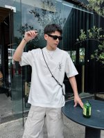 ysl* 顶级货品2025春夏新款首发专柜最新款短袖圆领T恤 高端订制 设计前卫时尚！品牌Logo重工艺设计 高端定制260克面料.手感柔软.穿着舒适.专柜级别