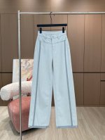 p260 · 5/爆款现货 原单品质 Prad*｜明线竖条装饰倒三角牛仔裤 采用高端定制面料，牛仔穿起来非常舒适，常规设计，包容性好，撞色金属装饰 增添视觉魅力