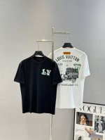 P190。 驴牌*25S新款潮牌T恤.男女同款～260G纯棉面料.上身也是非常的舒适.胸口经典Lv重工绣花.后背大图形质感图案设计.起伏感视觉感手感统统都给你！