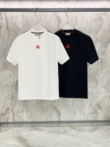 Gucci2025夏季新款短袖T恤，特色的刺绣加织带工艺，个性艺术系列全网独家首发 百搭款细节处理完美240克纯棉面料十分精致 原版面料 网红明星同款高版本 高
